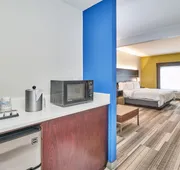 Holiday Inn Express Hotel & Suites Clearwater/Us 19 N by IHG hotel detail image 5