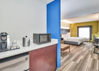 Holiday Inn Express Hotel & Suites Clearwater/Us 19 N by IHG hotel thumbnail 5