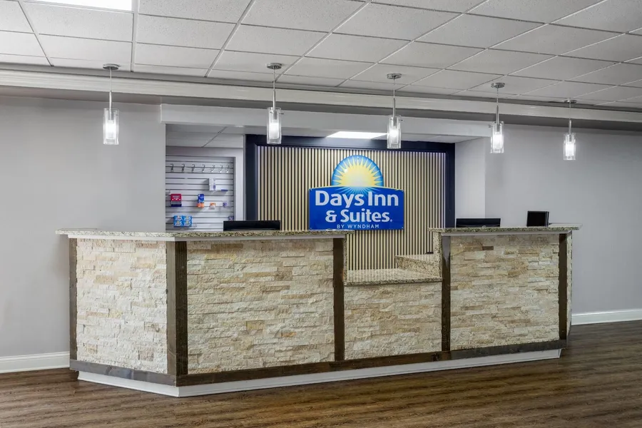 Days Inn and Suites by Wyndham Hammond, IN hotel detail image 2