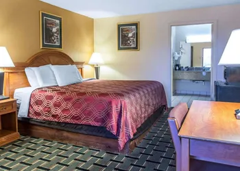 Econo Lodge Dalton West hotel thumbnail 7