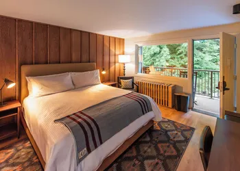 Historic Rocky Waters Inn, A Small Luxury Hotel hotel thumbnail 3