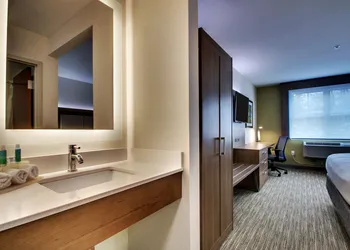 Holiday Inn Express Durham by IHG hotel thumbnail 5