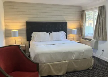 Rocky River Inn hotel thumbnail 5