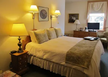 Chambery Inn hotel thumbnail 8