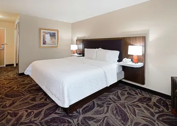 Hampton Inn & Suites Bremerton hotel thumbnail 4