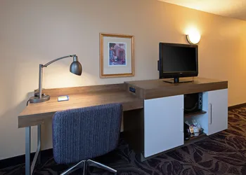 Hampton Inn & Suites Bremerton hotel thumbnail 5