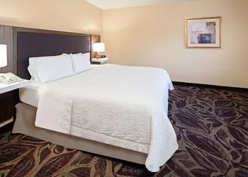 Hampton Inn & Suites Bremerton hotel thumbnail 7