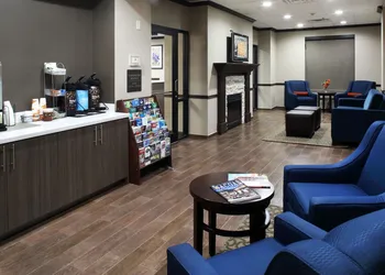 Comfort Suites Waco Near University Area hotel thumbnail 2