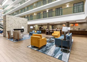 Comfort Suites Near Potomac Mills hotel thumbnail 2