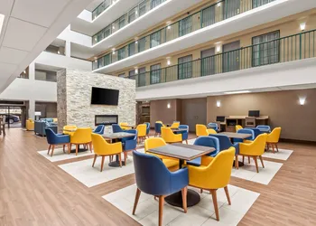 Comfort Suites Near Potomac Mills hotel thumbnail 6
