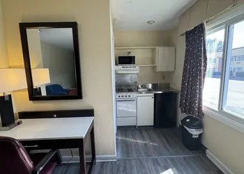 Americas Best Value Inn New London Mystic hotel thumbnail 6