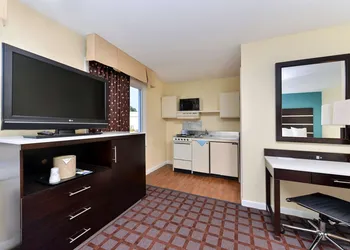 Americas Best Value Inn New London Mystic hotel thumbnail 7
