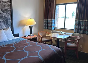 Super 8 by Wyndham Vancouver East hotel thumbnail 7