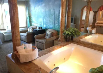 Don Q Inn hotel thumbnail 5