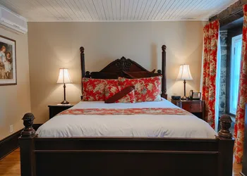 Hôtel Le Clos Saint-Louis - Par Aneyro hotel thumbnail 6