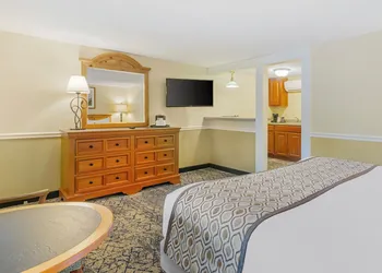 The Meadowmere Resort hotel thumbnail 6