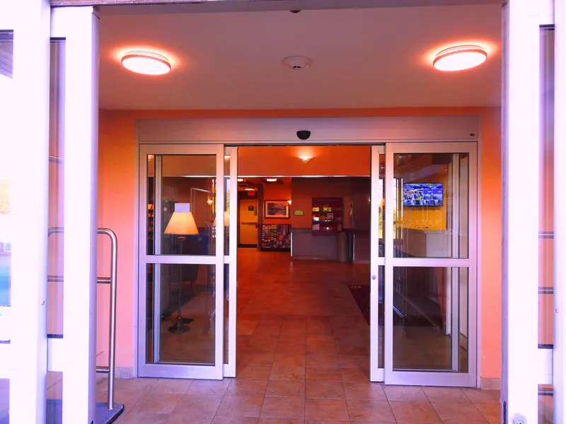 Comfort Inn & Suites hotel detail image 2