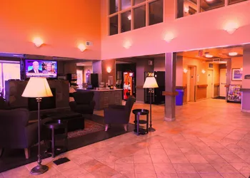 Comfort Inn & Suites hotel thumbnail 4