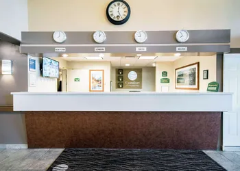 Comfort Inn & Suites hotel thumbnail 5