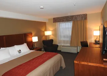 Comfort Inn & Suites hotel thumbnail 8