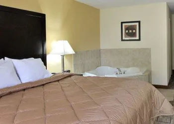 Quality Inn & Suites Greenville near downtown hotel thumbnail 4