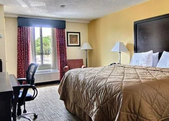 Quality Inn & Suites Greenville near downtown hotel thumbnail 6