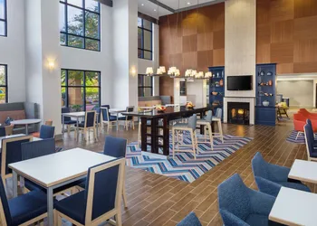 Hampton Inn Garden City Long Island hotel thumbnail 2