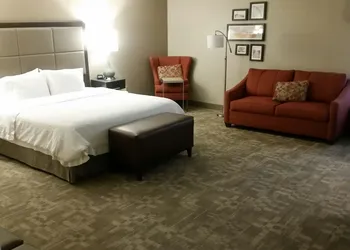 Hampton Inn Garden City Long Island hotel thumbnail 6