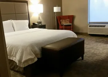 Hampton Inn Garden City Long Island hotel thumbnail 7