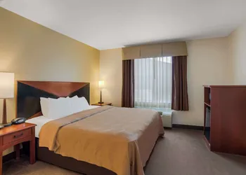 Quality Inn & Suites Chambersburg Northeast hotel thumbnail 4