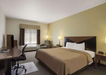 Quality Inn & Suites Chambersburg Northeast hotel thumbnail 8