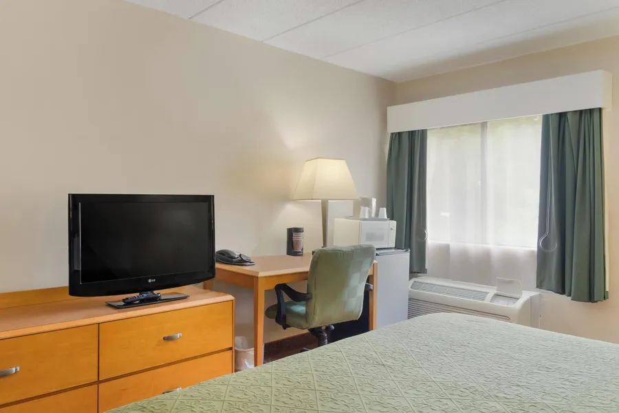 All Seasons Inn & Suites Smithfield Providence hotel detail image 6