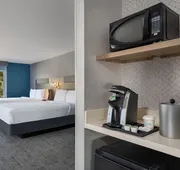 Holiday Inn Express & Suites Fresno (River Park) Hwy 41 by IHG hotel detail image 4