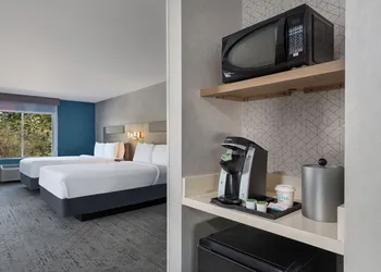 Holiday Inn Express & Suites Fresno (River Park) Hwy 41 by IHG hotel thumbnail 4