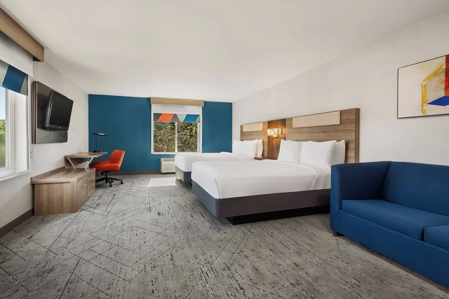Holiday Inn Express & Suites Fresno (River Park) Hwy 41 by IHG hotel detail image 6