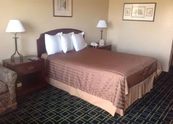 Hilltop Inn hotel thumbnail 3