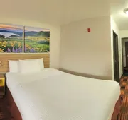 Days Inn by Wyndham Lumberton hotel detail image 5