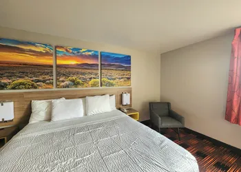 Days Inn by Wyndham Lumberton hotel thumbnail 6