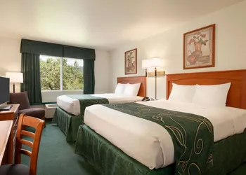 Travelodge by Wyndham Dunsmuir hotel thumbnail 4