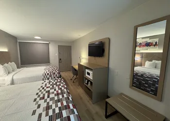 Red Roof Inn Arlington - Entertainment District hotel thumbnail 8