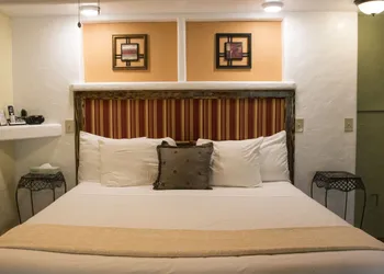 Chalet Kilauea hotel thumbnail 4