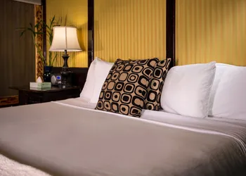Chalet Kilauea hotel thumbnail 5