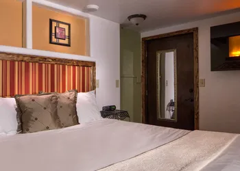 Chalet Kilauea hotel thumbnail 7