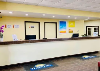 Days Inn by Wyndham Maysville Kentucky hotel thumbnail 4