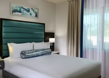 Naples Bay Resort & Marina hotel thumbnail 8
