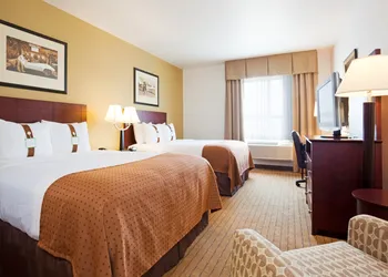 Holiday Inn Madison at The American Center by IHG hotel thumbnail 6