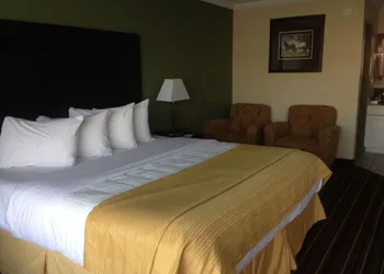 Quality Inn & Suites Horse Cave - Cave City hotel thumbnail 6