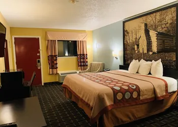 Super 8 by Wyndham Cincinnati/Springdale OH hotel thumbnail 8
