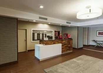 Hampton Inn Bismarck hotel thumbnail 2