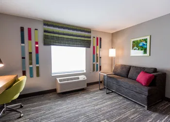 Hampton Inn Bismarck hotel thumbnail 5